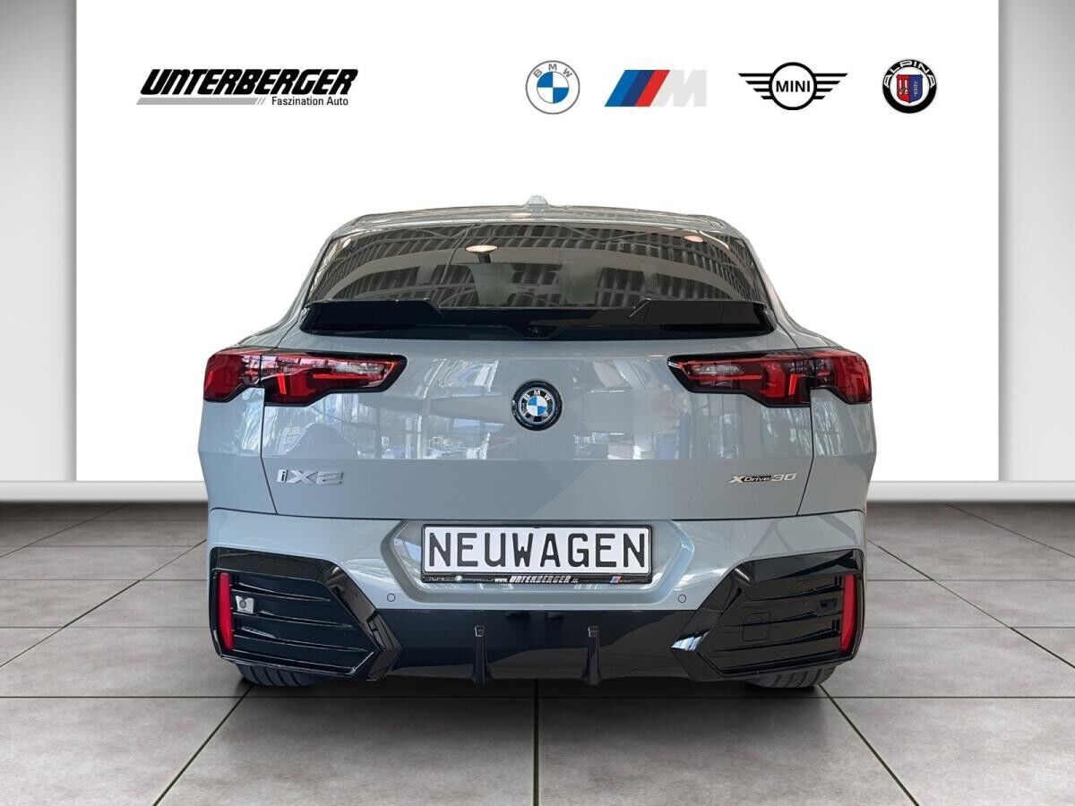 BMW iX2 xDrive30 M Sportpaket Head-Up HK HiFi DAB