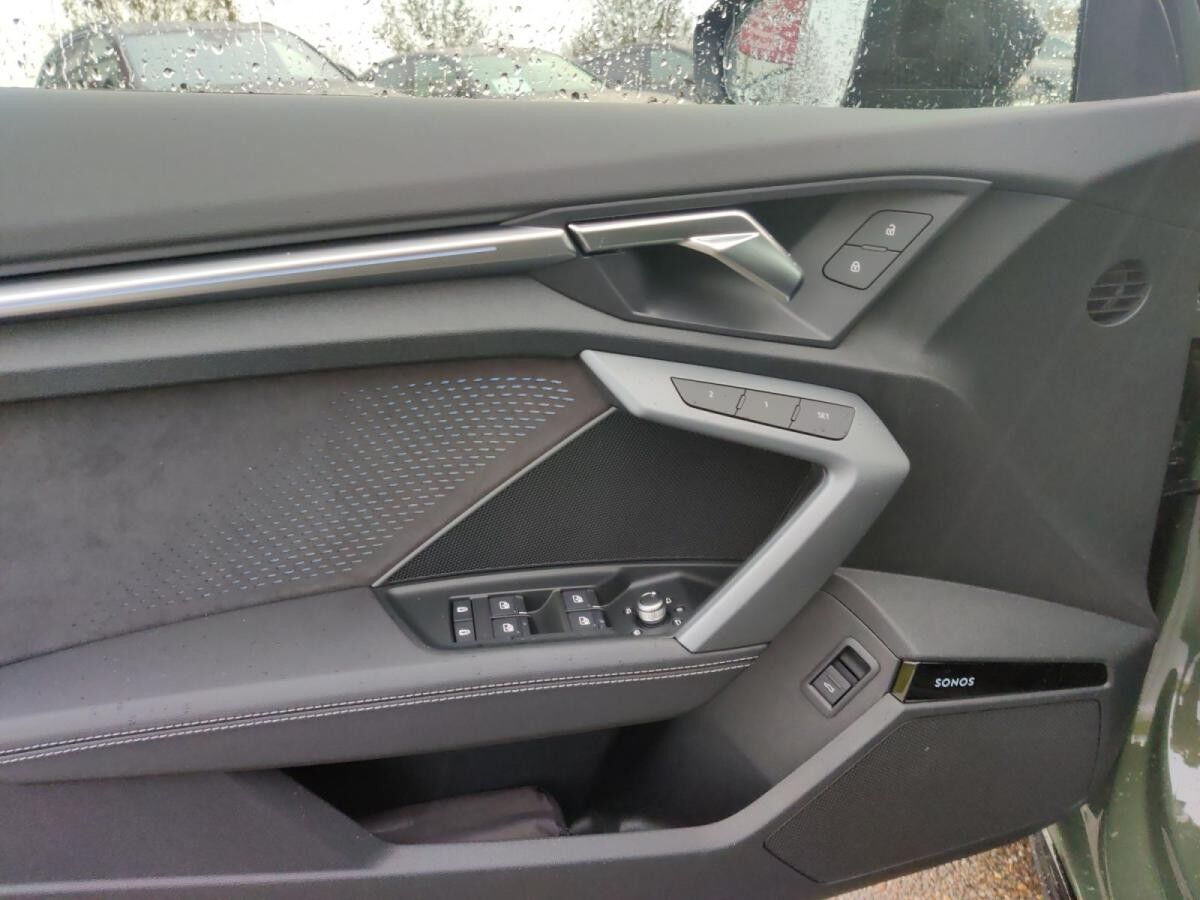 Audi S3 Sportback TFSI S tronic Audi S3 Sportback TFSI S tronic