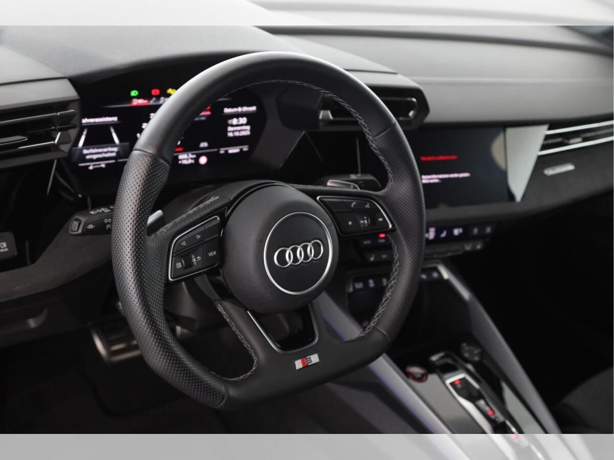 Audi S3 Limousine TFSI quattro S tronic MMI NAVI+