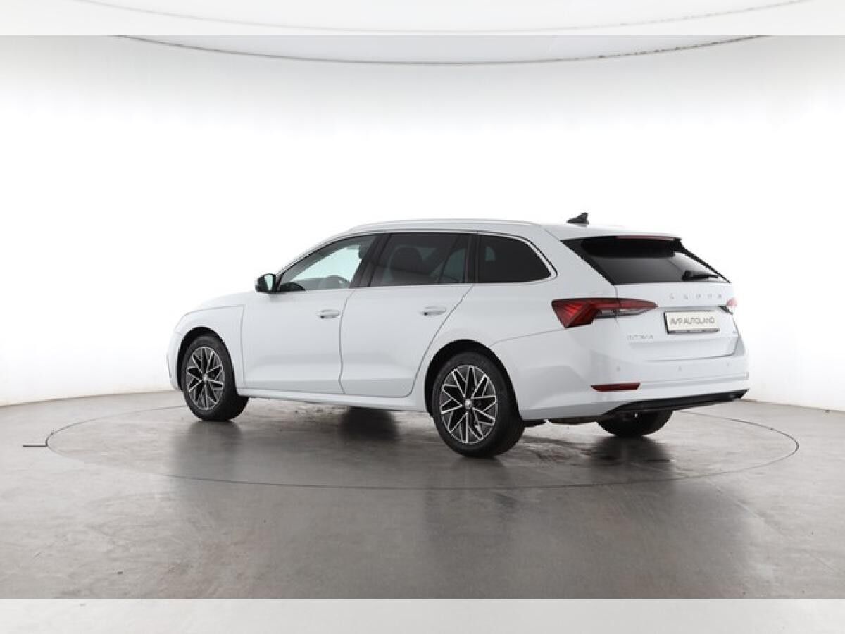 Skoda Octavia COMBI 2.0 TDI DSG 4x4 - STYLE #NURHIER