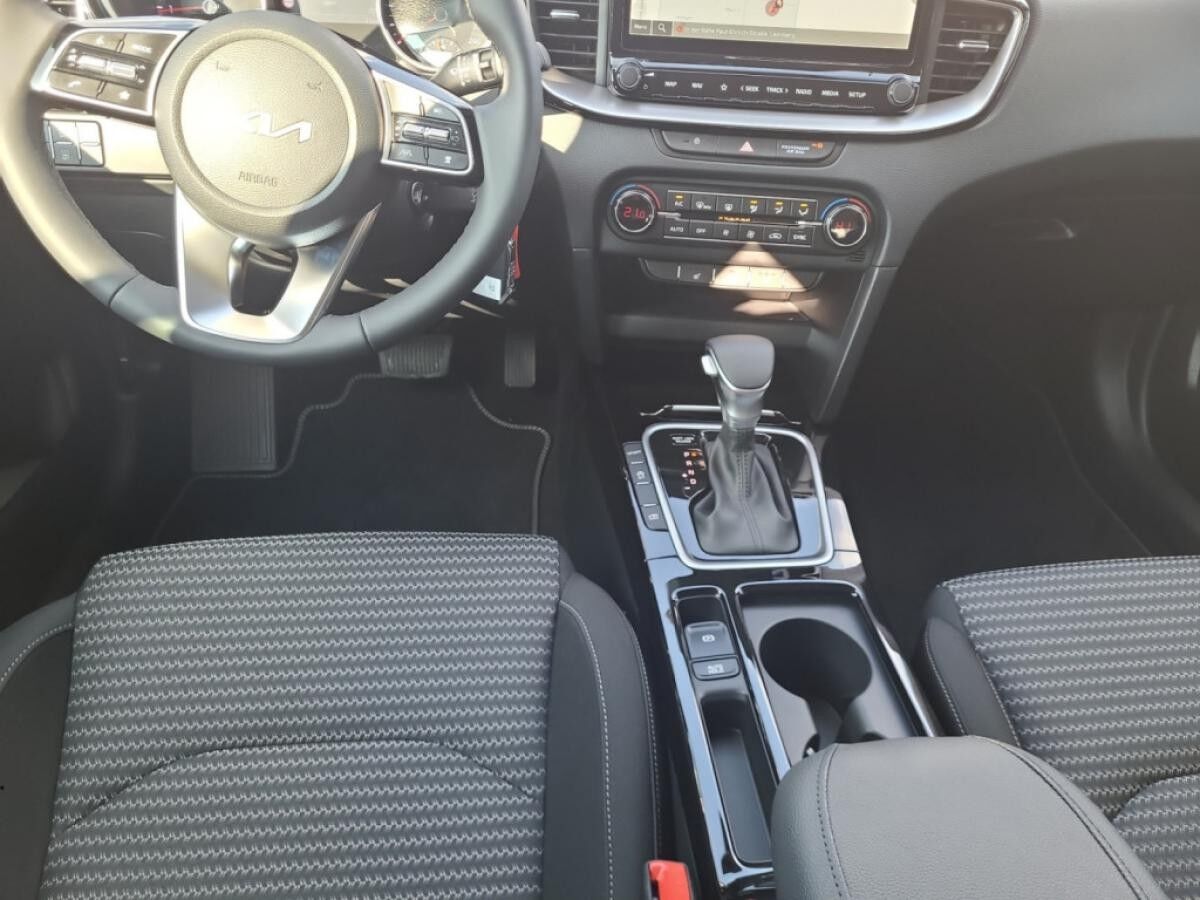 Kia Ceed CEED_5 1.5T 140 DCT7 VIS KOMF+ (NAV)