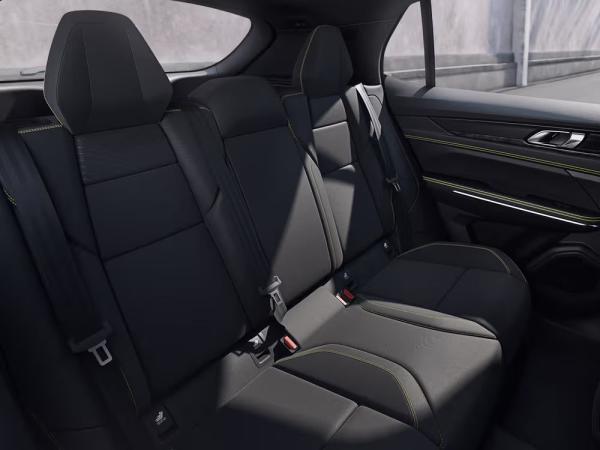 LYNK & Co 01 PHEV Core / Frei Konfigurierbar!