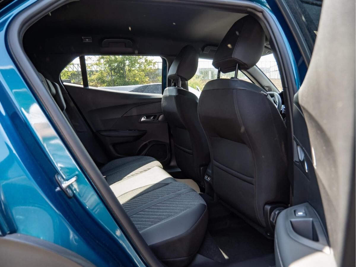 Peugeot 2008 Allure Hybrid 145 e-DSC6 ALLWETTER*ACC*KAMERA*