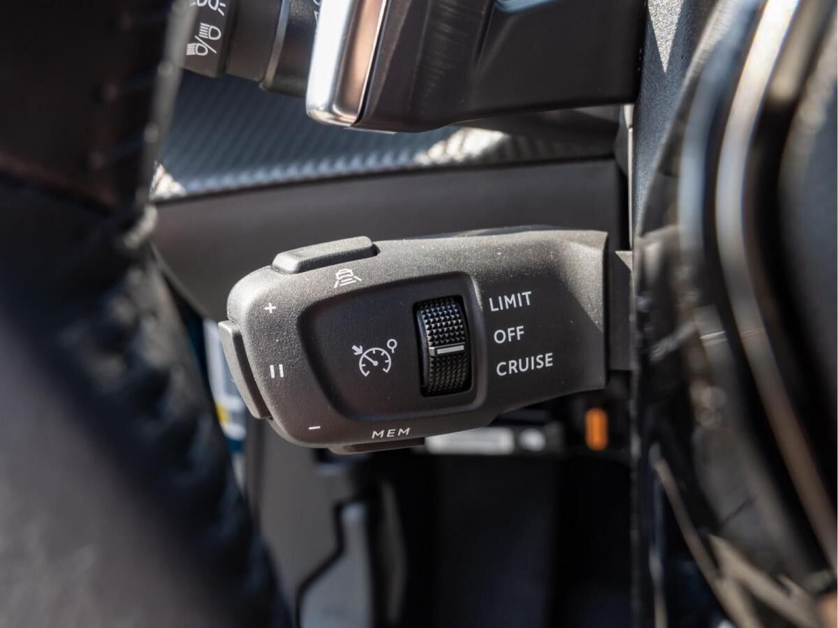 Peugeot 2008 Allure Hybrid 145 e-DSC6 ALLWETTER*ACC*KAMERA*