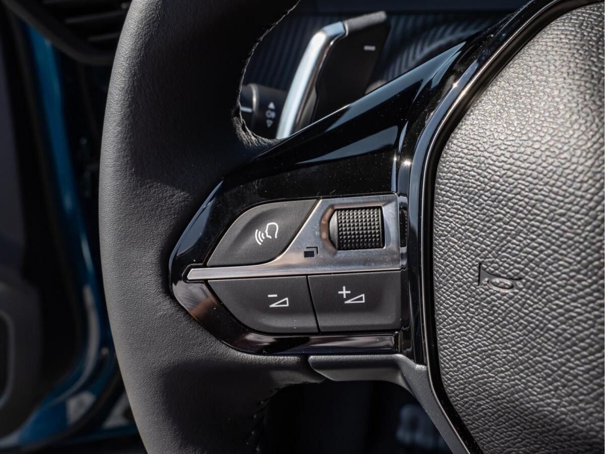 Peugeot 2008 Allure Hybrid 145 e-DSC6 ALLWETTER*ACC*KAMERA*