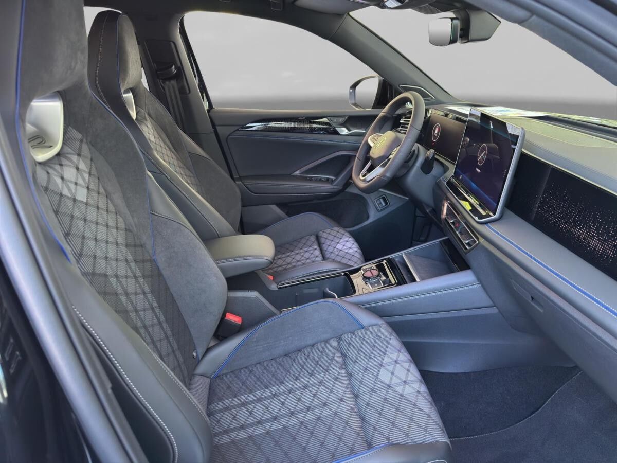 Volkswagen Tiguan R-Line 1.5 eHybrid 177PS/115PS *70.235 Euro Listenpreis*