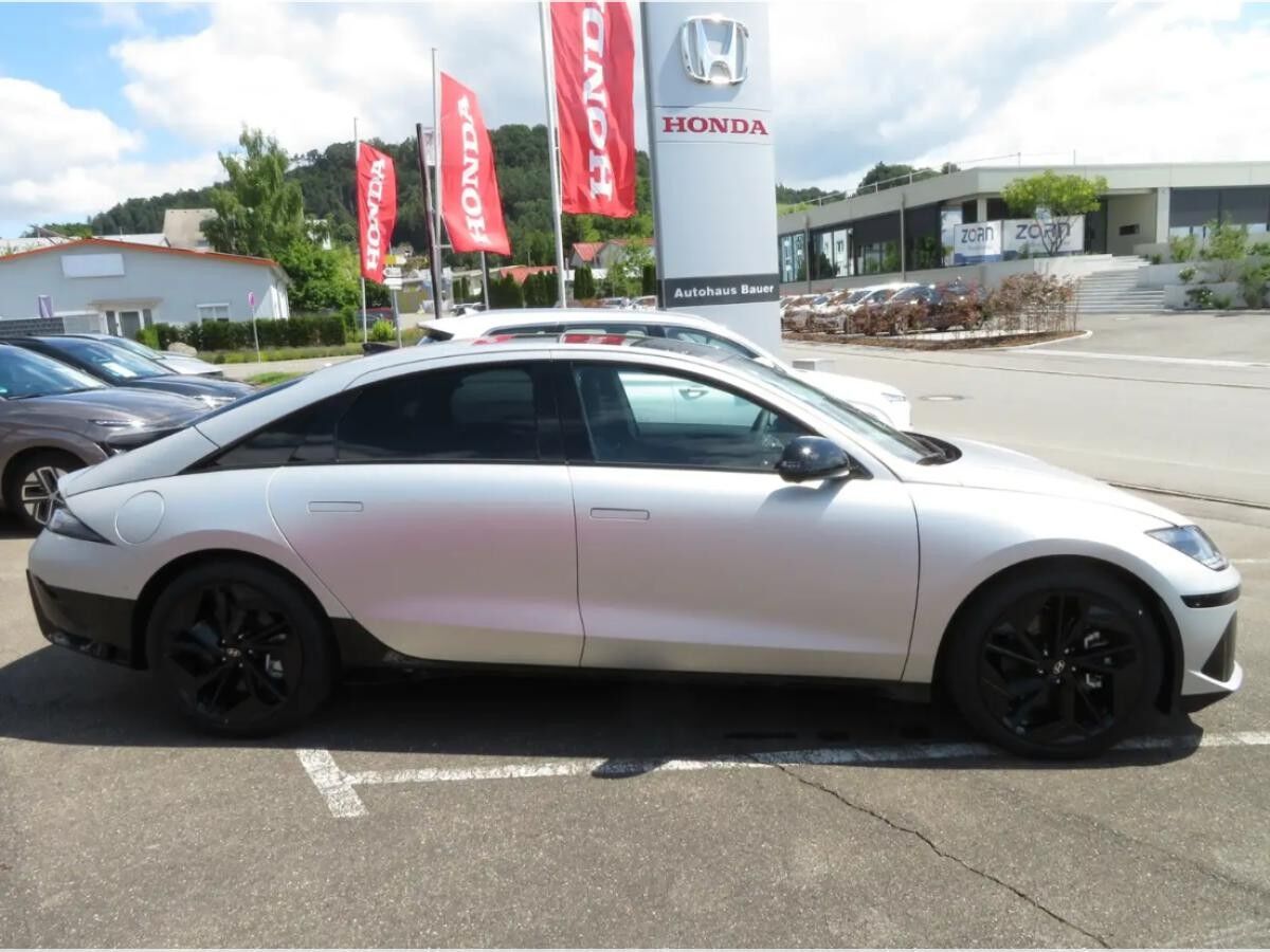 Hyundai IONIQ 6 First Edition / Gravity Gold Matt