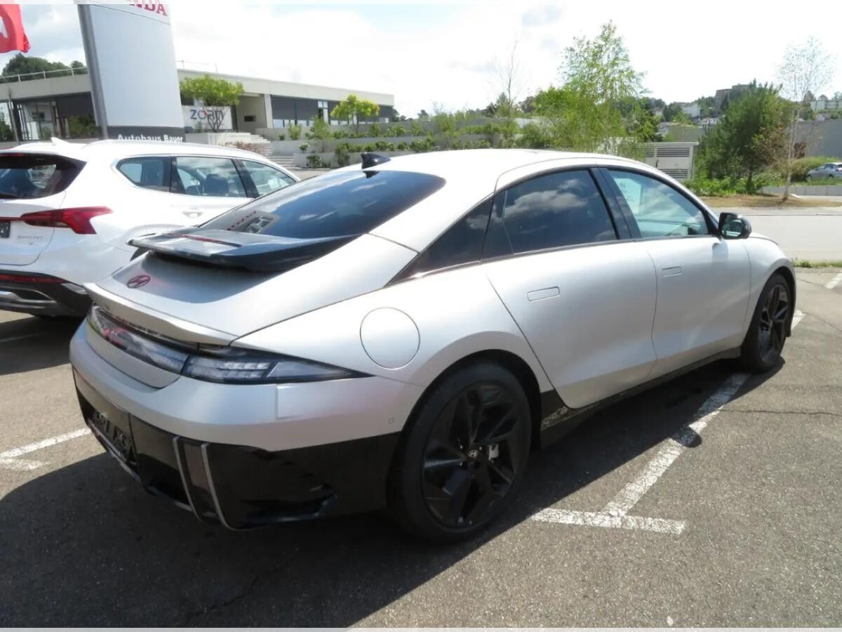 Hyundai IONIQ 6 First Edition / Gravity Gold Matt