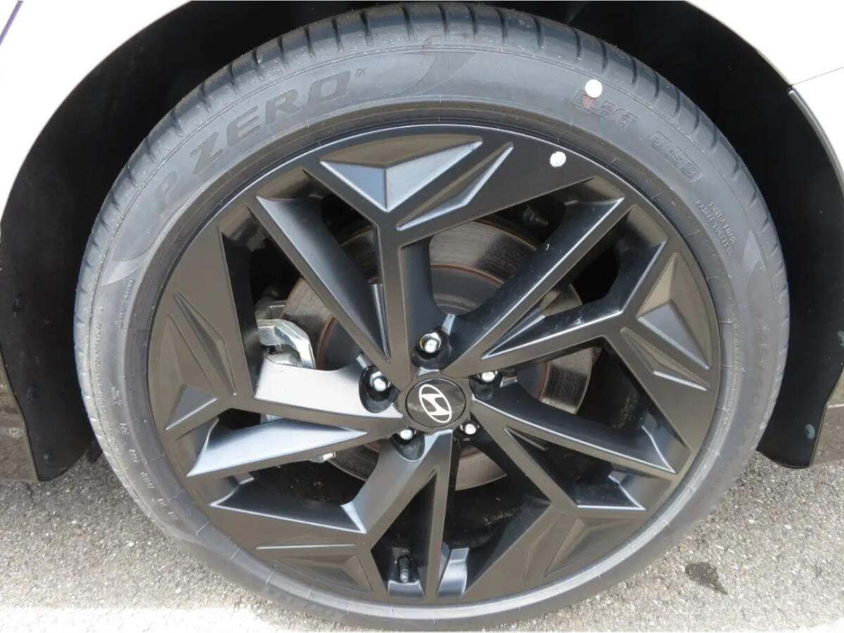 Hyundai IONIQ 6 First Edition / Gravity Gold Matt