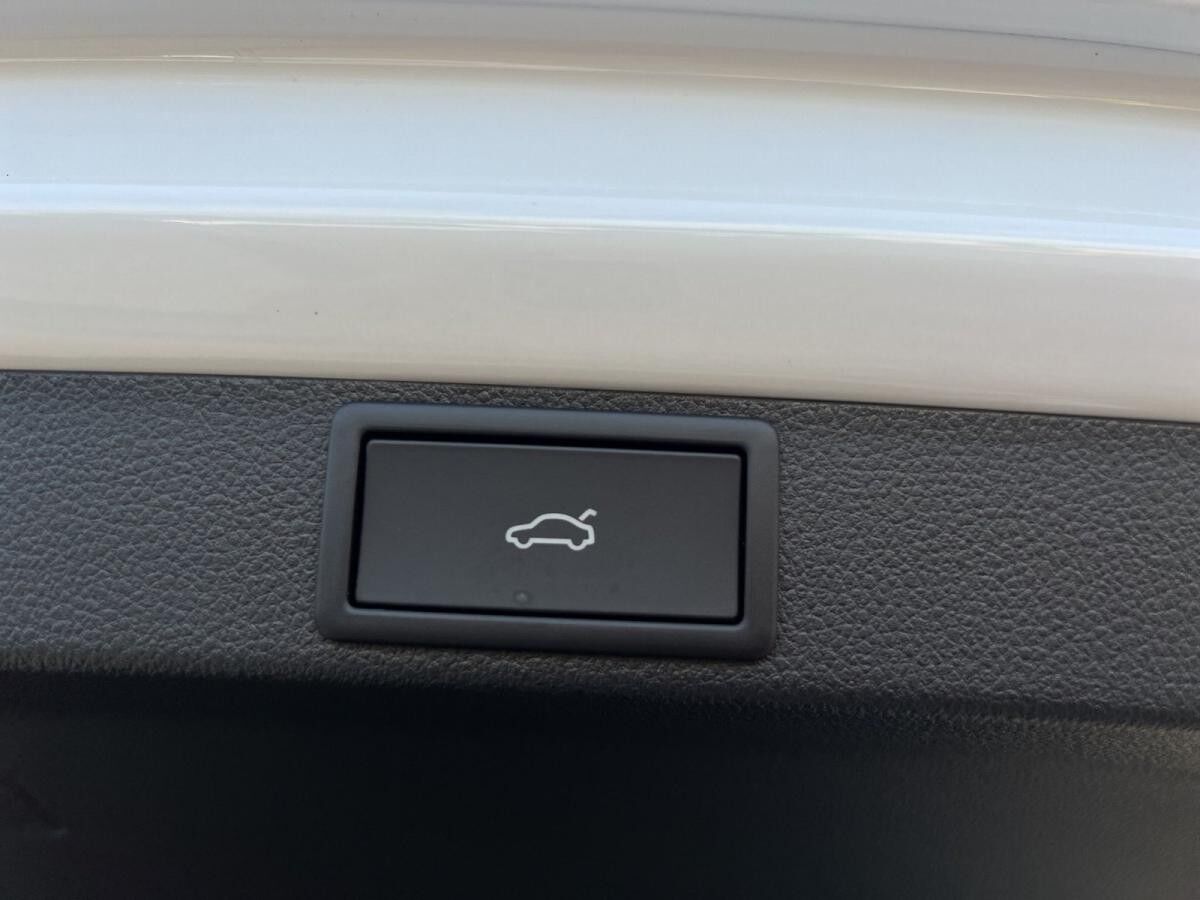 Skoda Octavia Combi Tour 2.0 TDI DSG LED NAVI DAB