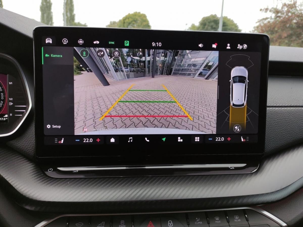 Skoda Octavia Combi Sportline 2.0 TDI DSG AHK NAVI LED