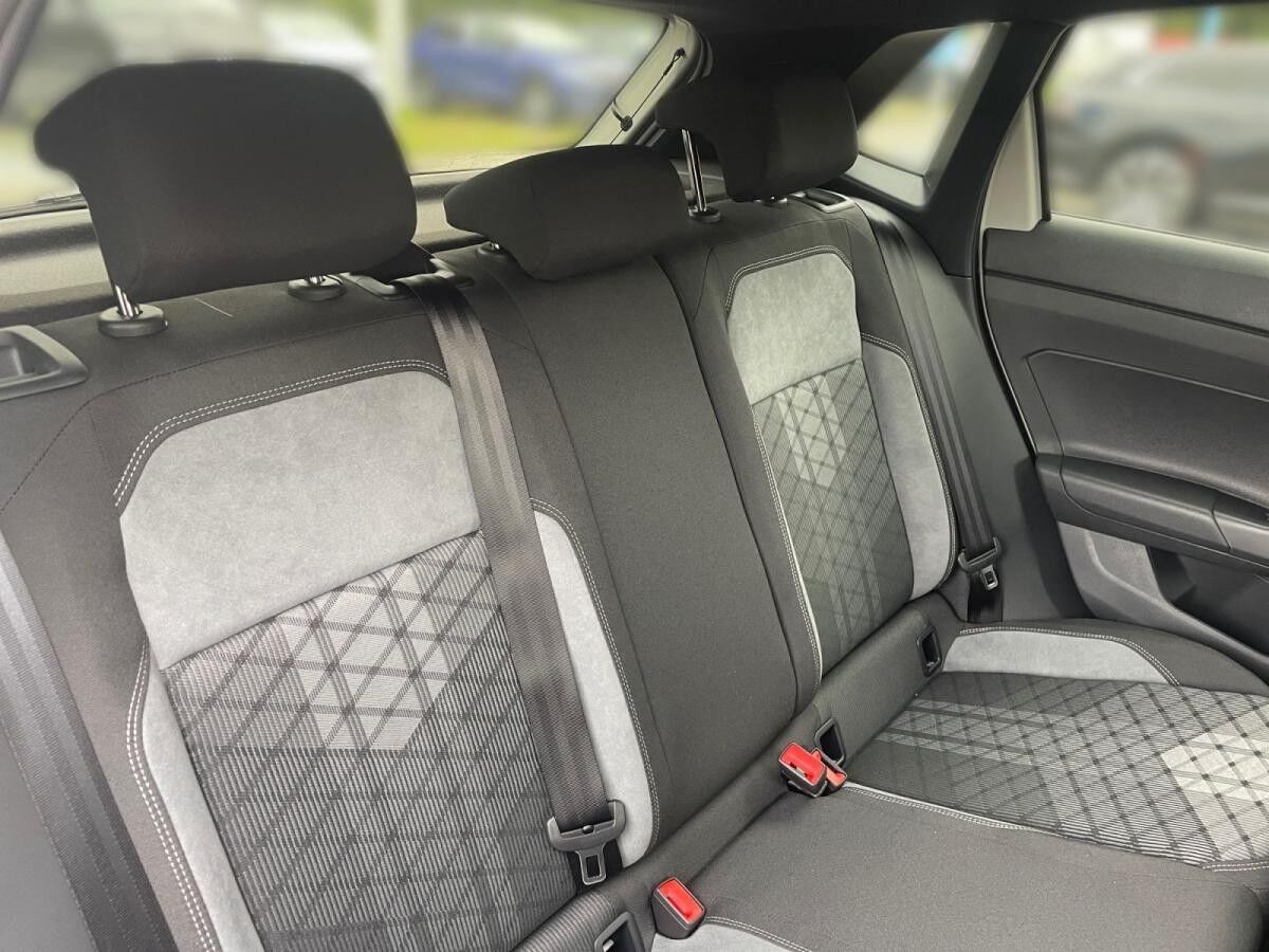 Volkswagen Polo R-Line 1.0 TSI DSG *Pano*WR*RFK*Keyless* !! sofort verfügbar !!