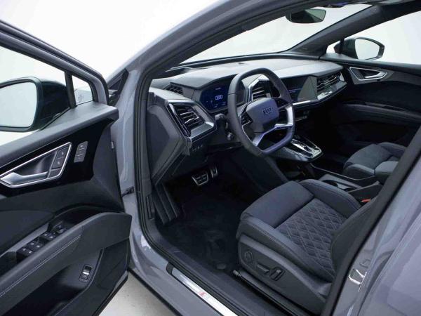 Audi Q4 e-tron Q4 Sportback 45 e-tron*S-LINE*MATRIX*AHK*360*HUD