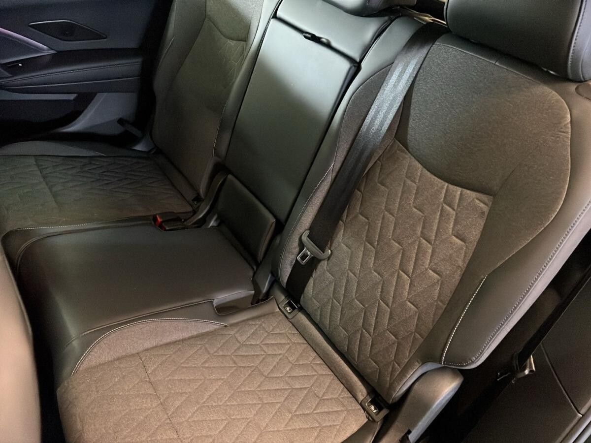 Volkswagen Tayron 2.0 TDI 4M Life 7-Sitzer AHK Matrix LM 19" ACC