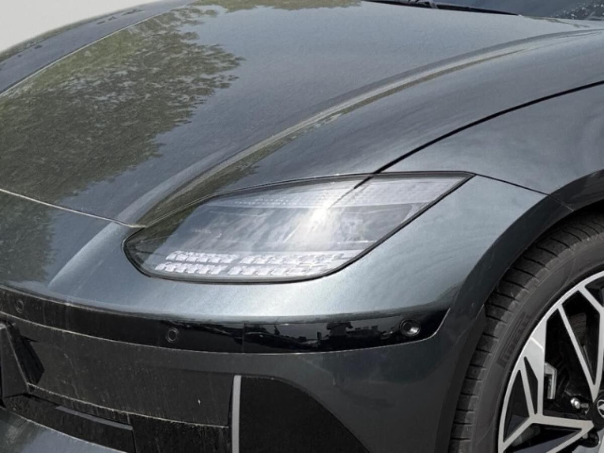 Hyundai IONIQ 6 UNIQ⚠️ | Digit.Außensp. | 20"Felgen | Navi | Klimaauto. | ISOFIX