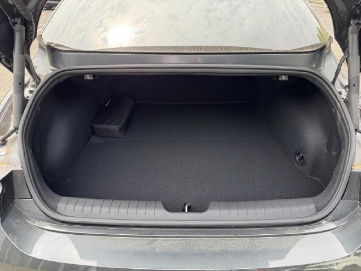 Hyundai IONIQ 6 UNIQ⚠️ | Digit.Außensp. | 20"Felgen | Navi | Klimaauto. | ISOFIX