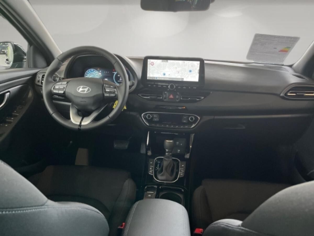 Hyundai i30 🚀1.5 Advantage/Automatik/Panorama/Navi/Rückfahrkamera/