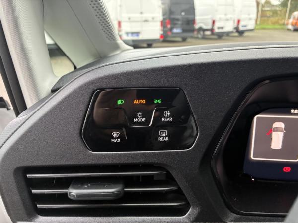 Volkswagen Caddy Cargo 2,0 l TDI KLIMA+AHK+PDC+CARPLAY