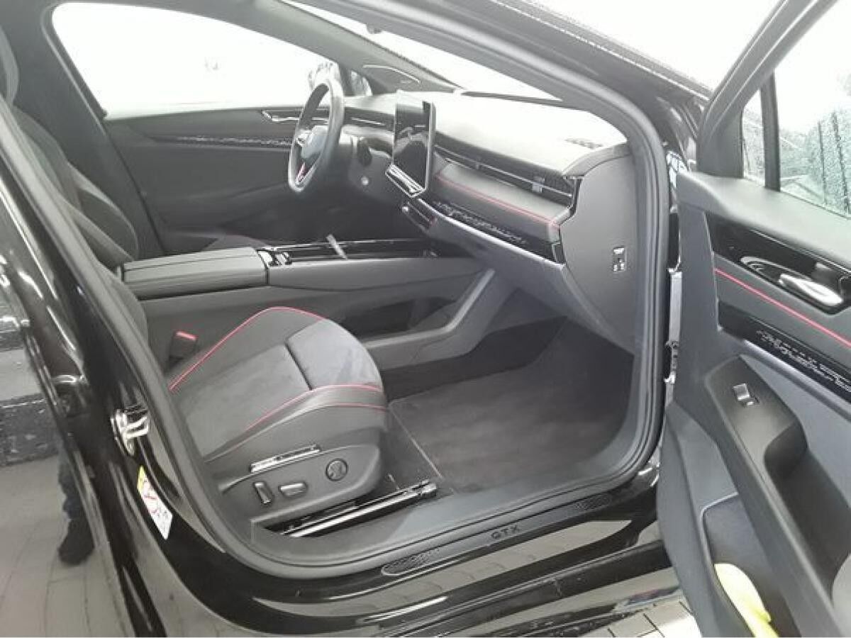 Volkswagen ID.7 GTX 4M NP.79T ACC.5J-G.AHK.AREA-VIEW.NAVI.HARMAN.LED.HUD.DCC.4xSHZ