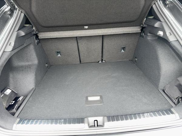 Audi Q3 SUV TFSI S tr. LED PANO 19 ACC 360 FLA ParkAss