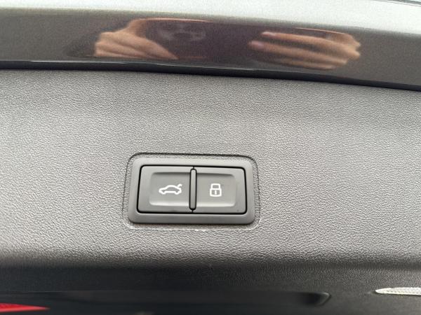 Audi Q3 SUV TFSI S tr. LED PANO 19 ACC 360 FLA ParkAss