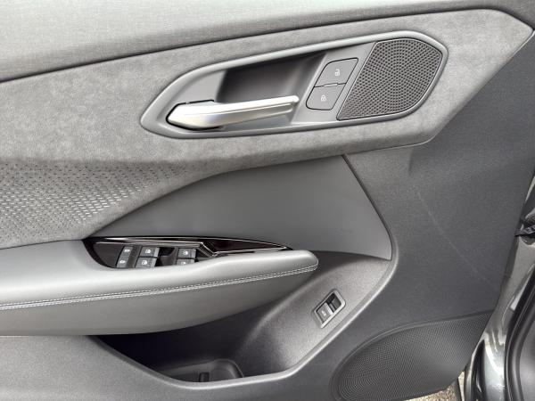 Audi Q3 SUV TFSI S tr. LED PANO 19 ACC 360 FLA ParkAss