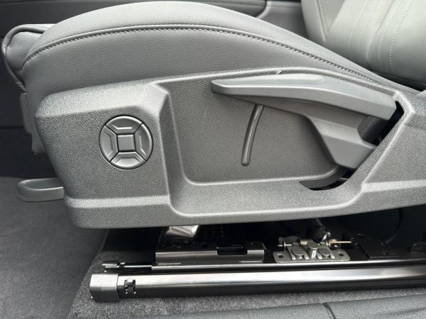 Audi Q3 SUV TFSI S tr. LED PANO 19 ACC 360 FLA ParkAss