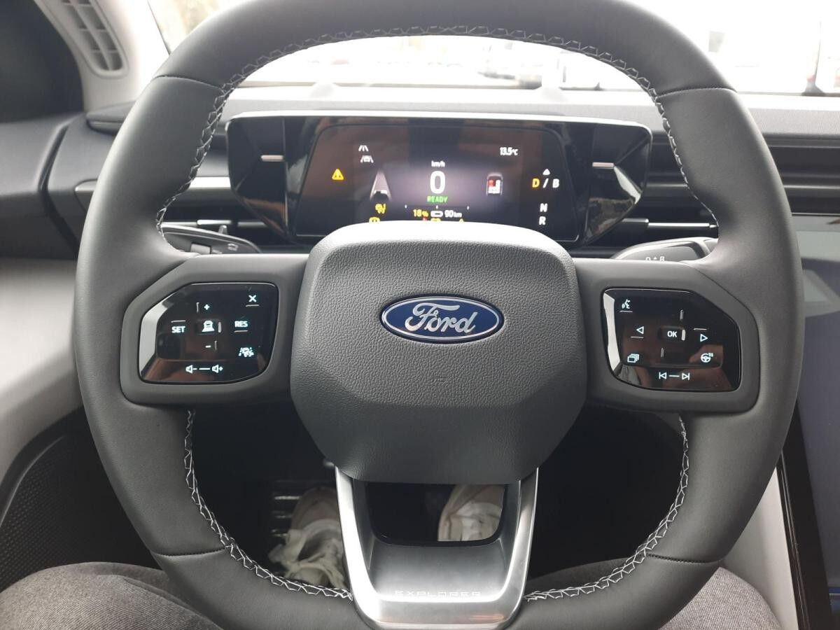 Ford Explorer RWD H ACC 19 Zoll Räder Klima