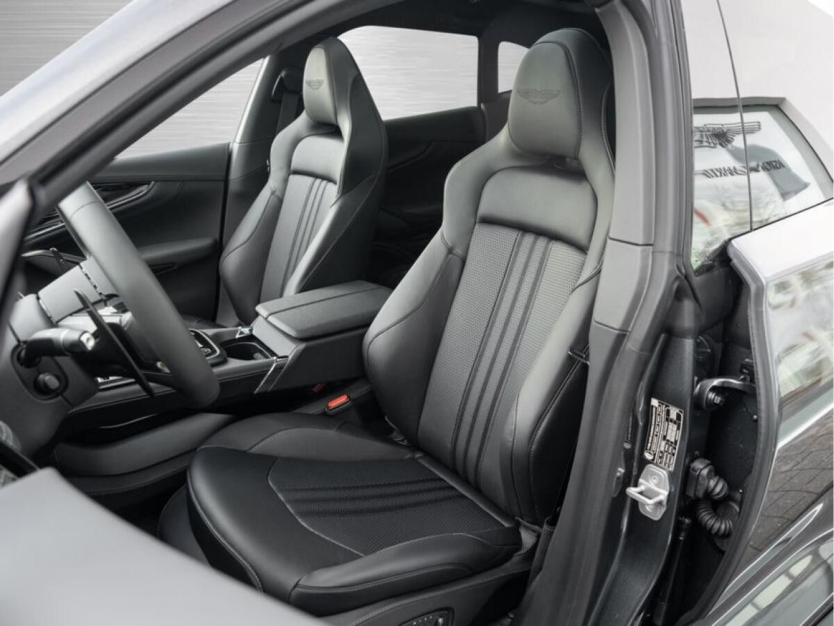 Aston Martin DBX 4.0 V8 DBX707