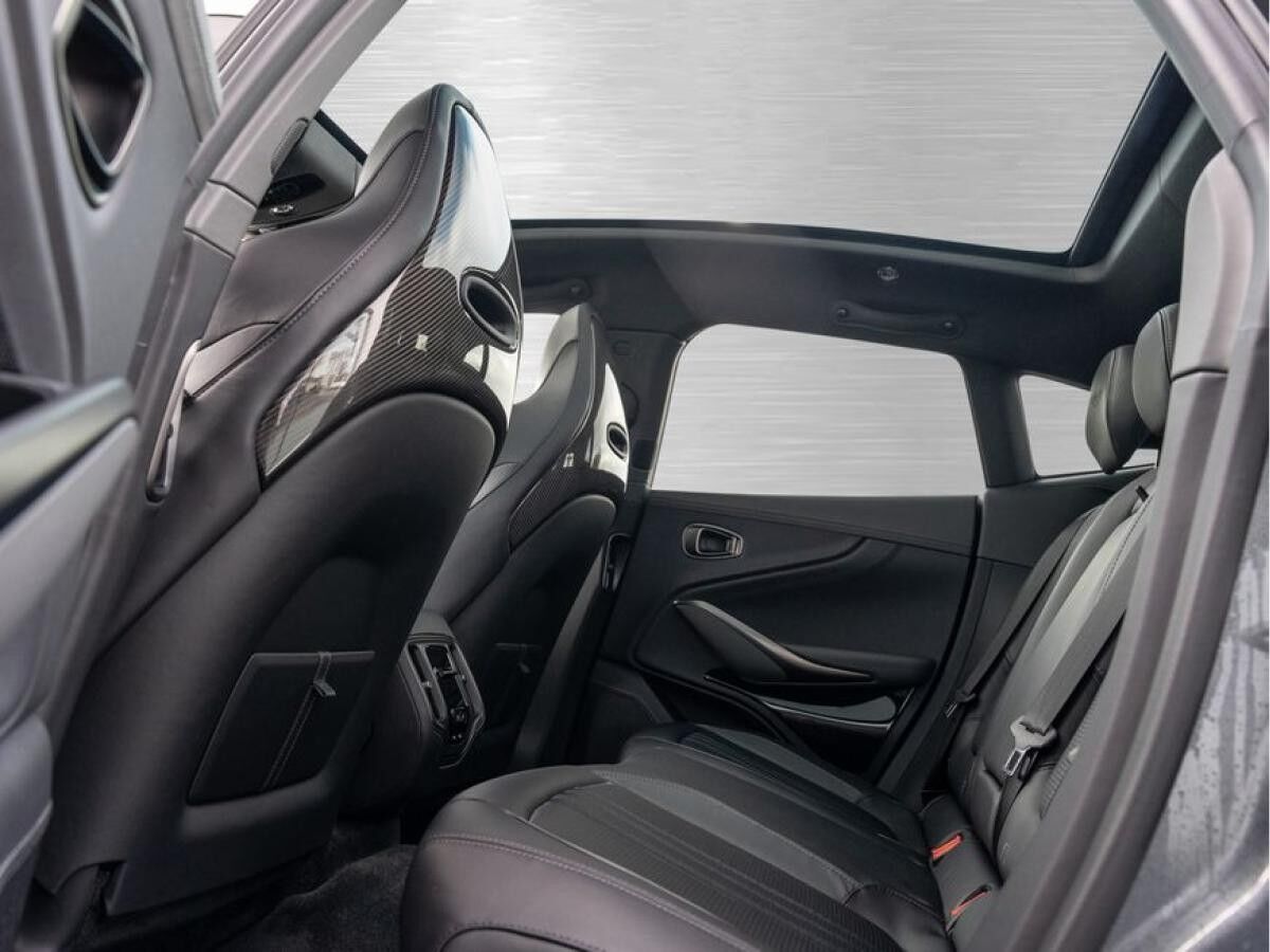 Aston Martin DBX 4.0 V8 DBX707