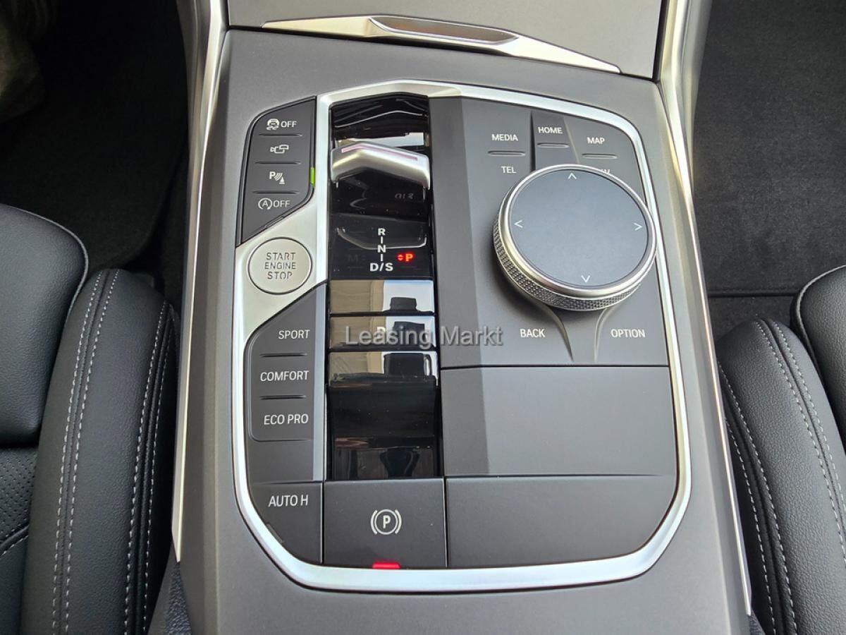 BMW 318 i Touring Auto Navi Tempom.aktiv Bluetooth PDC MP3 Schn.