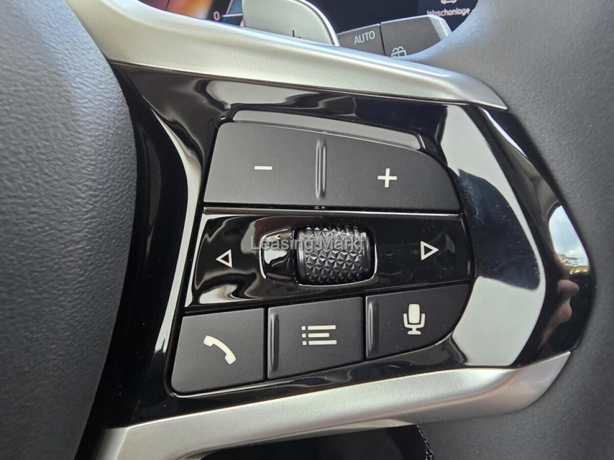 BMW 318 i Touring Auto Navi Tempom.aktiv Bluetooth PDC MP3 Schn.