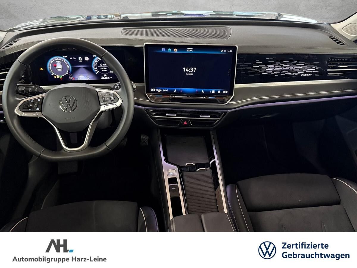 Volkswagen Passat Variant 2.0 TDI Elegance DSG Matrix AHK Navi ACC Massage AreaView