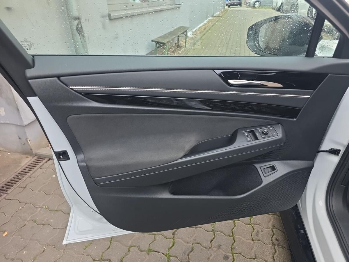 Volkswagen ID.7 Tourer Pro Navi AHK IQ.LIGHT - LED-Matrix-Scheinwerfer Sprachassistent DAB+