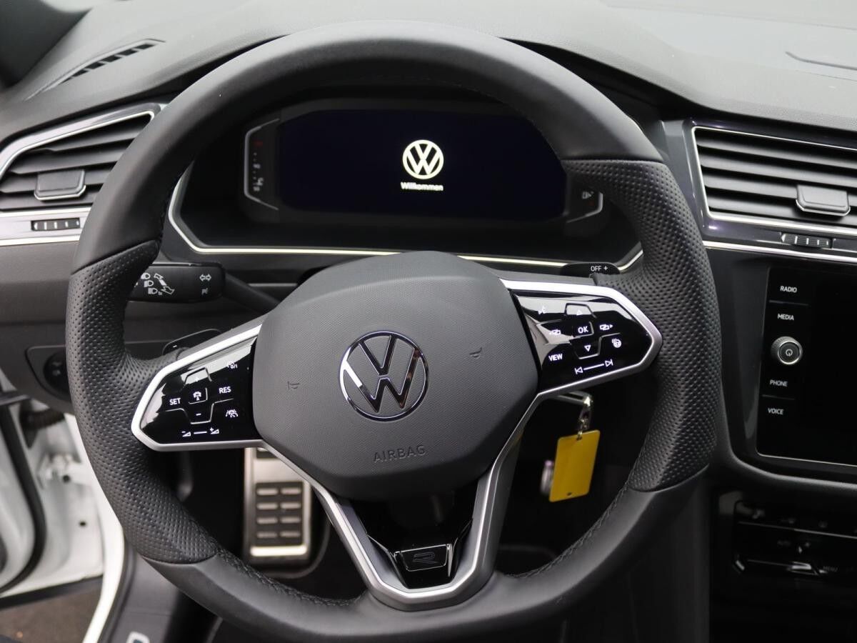 Volkswagen Tiguan Allspace R-Line 2.0TDI 4M DSG/ Pano, Navi