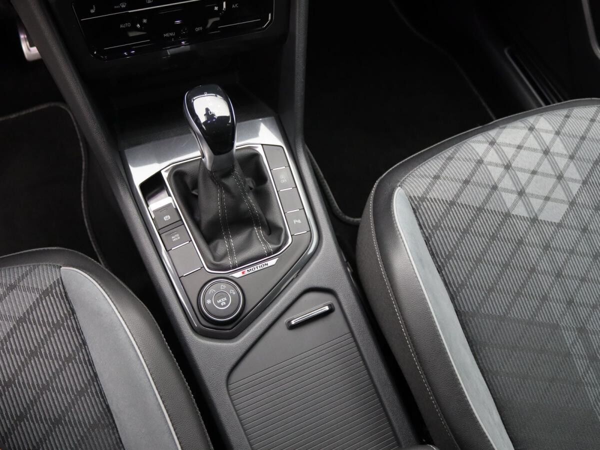 Volkswagen Tiguan Allspace R-Line 2.0TDI 4M DSG/ Pano, Navi