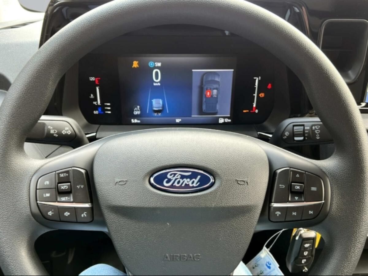 Ford Transit Courier Trend Ganzjahresreifen LED-Laderaumbeleuchtung