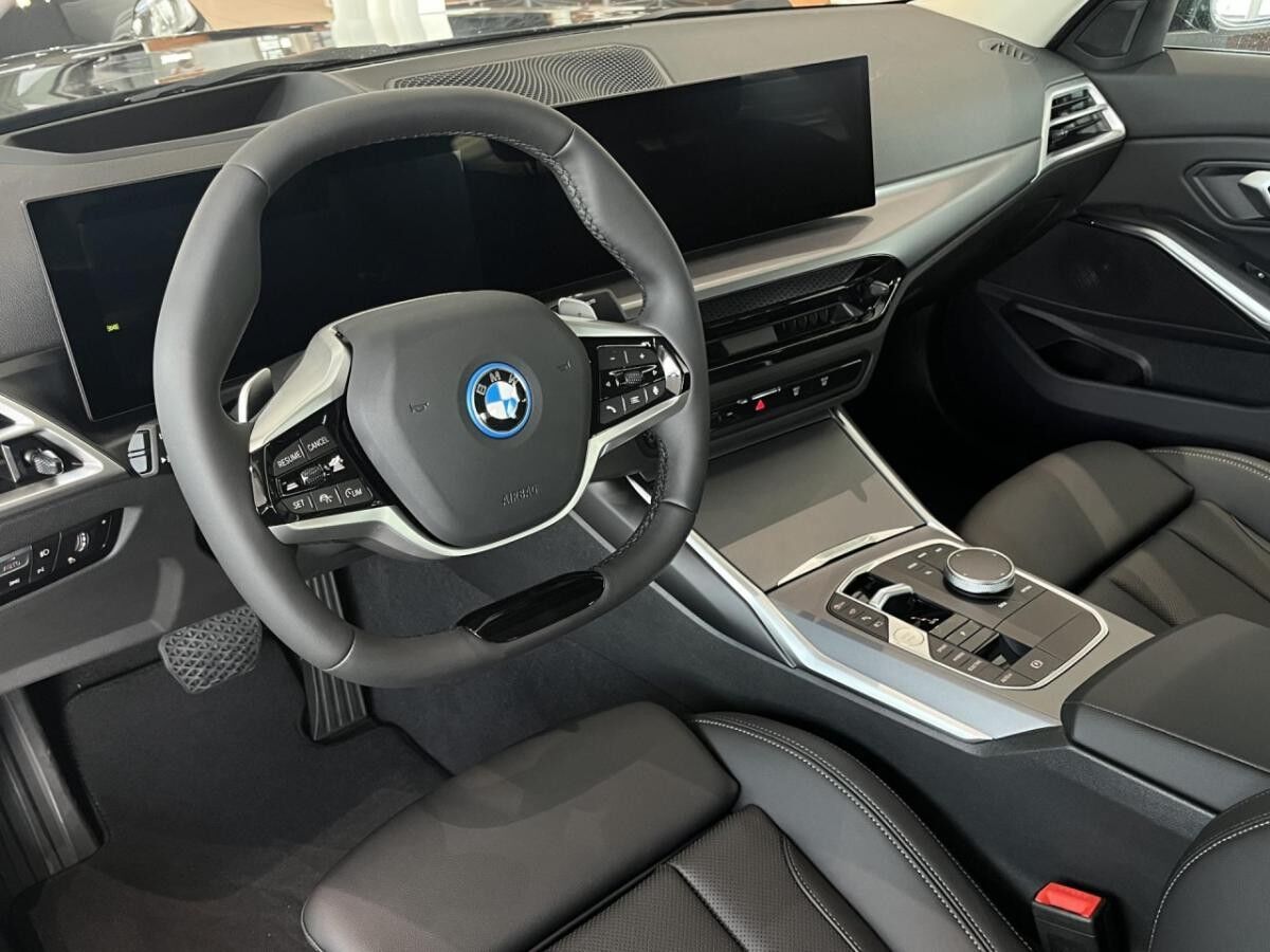 BMW 330 e xDr Sports.ACC HUD SurView HiFi Sitzh.AHK 18