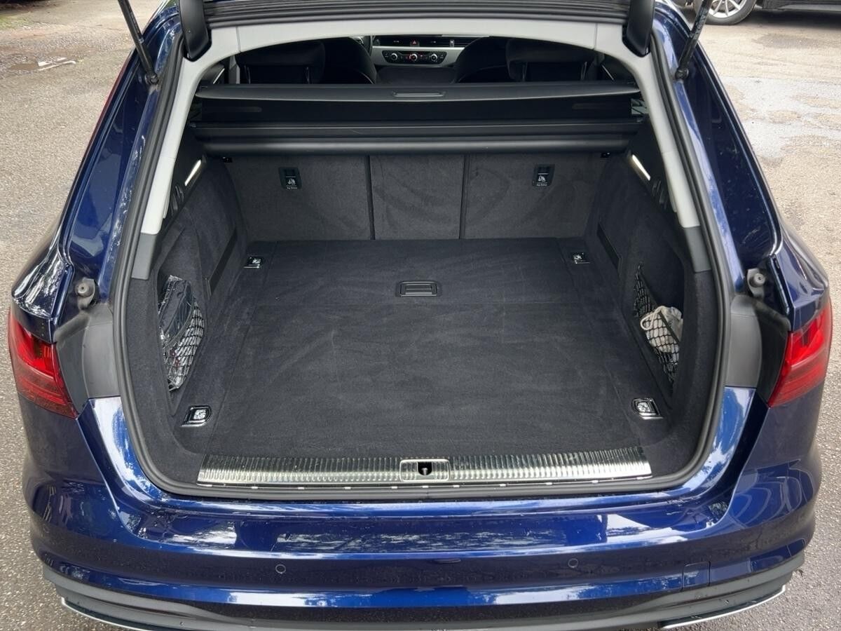 Audi A4 40 2.0 g-tron Erdgas Avant Automatik PDC Audi A4 40 2.0 g-tron Erdgas Avant Automatik PDC