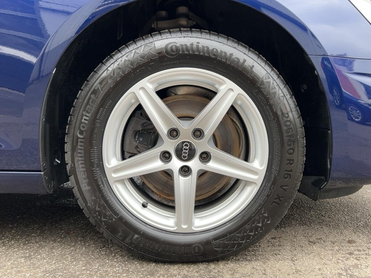 Audi A4 40 2.0 g-tron Erdgas Avant Automatik PDC Audi A4 40 2.0 g-tron Erdgas Avant Automatik PDC