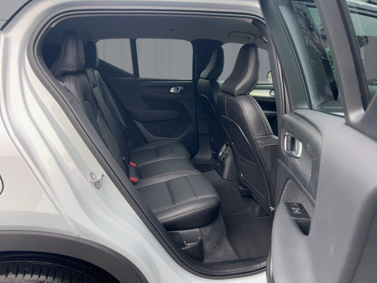 Volvo XC40 T5 PLUG-IN R-DESIGN AUTOMATIK XENIUM-PAKETt Volvo XC40 T5 PLUG-IN R-DESIGN AUTOMATIK XENIUM-PAKETt