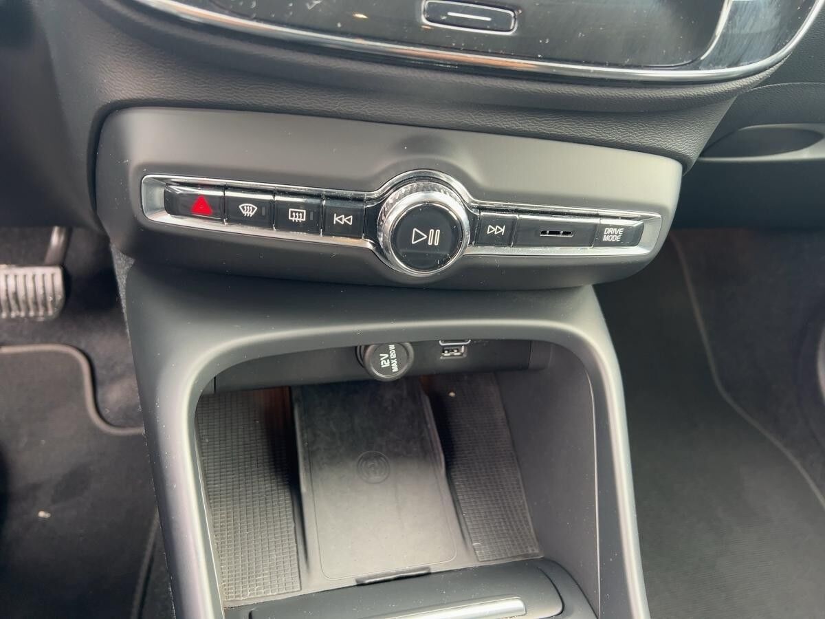 Volvo XC40 T5 PLUG-IN R-DESIGN AUTOMATIK XENIUM-PAKETt Volvo XC40 T5 PLUG-IN R-DESIGN AUTOMATIK XENIUM-PAKETt