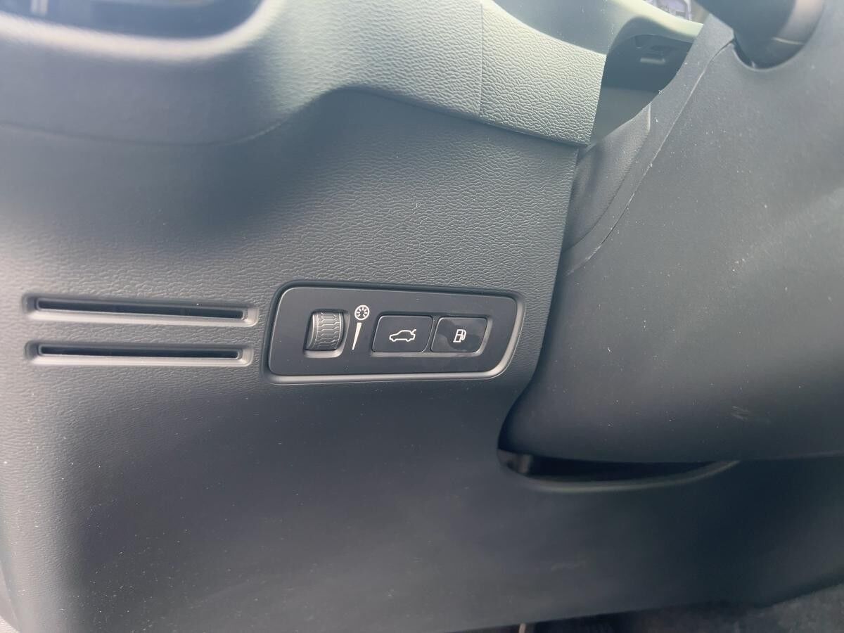 Volvo XC40 T5 PLUG-IN R-DESIGN AUTOMATIK XENIUM-PAKETt Volvo XC40 T5 PLUG-IN R-DESIGN AUTOMATIK XENIUM-PAKETt