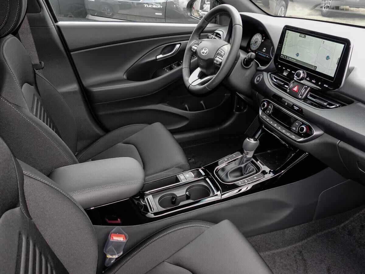 Hyundai i30 Advantage Kombi MY25 DCT Plus Paket Navi LED