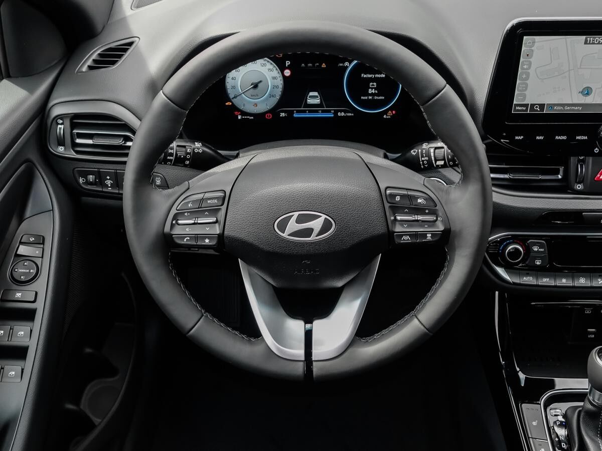 Hyundai i30 Advantage Kombi MY25 DCT Plus Paket Navi LED