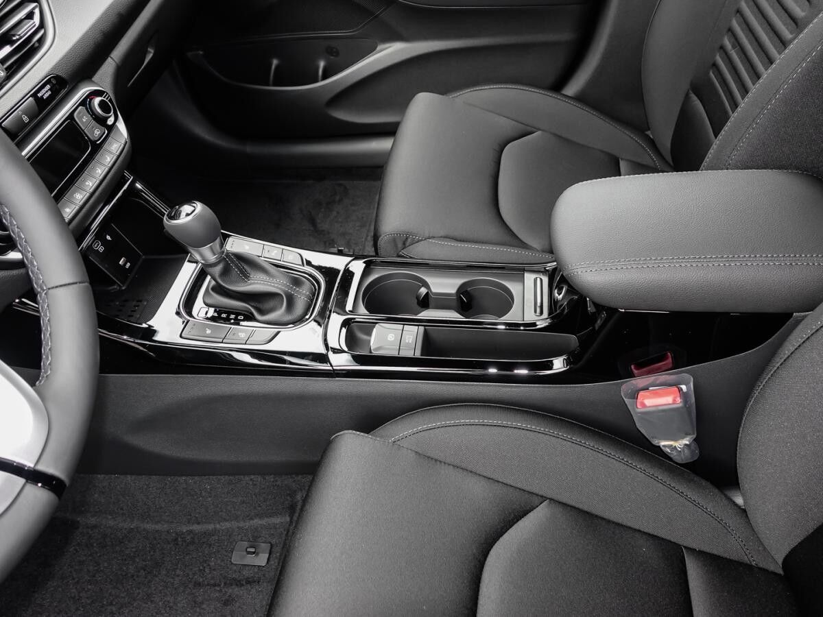 Hyundai i30 Advantage Kombi MY25 DCT Plus Paket Navi LED