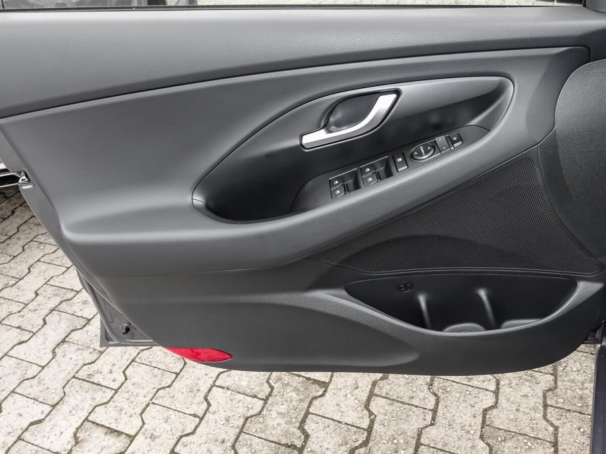 Hyundai i30 Advantage Kombi MY25 DCT Plus Paket Navi LED