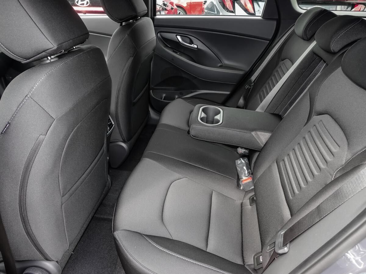 Hyundai i30 Advantage Kombi MY25 DCT Plus Paket Navi LED