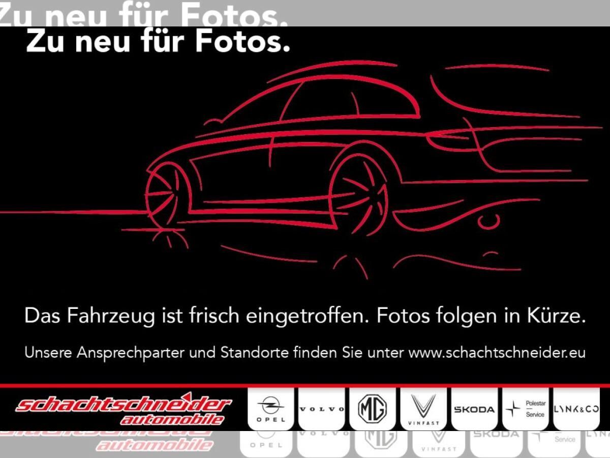 Volvo XC40 B3 B DKG Ultra Black Edition