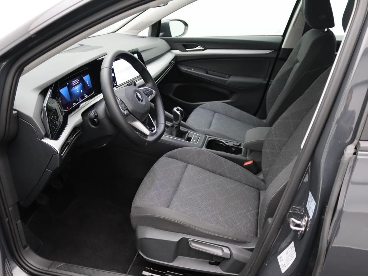 Volkswagen Golf VIII Life 1.5TSI / Navi, App, ACC, LED, SHZ